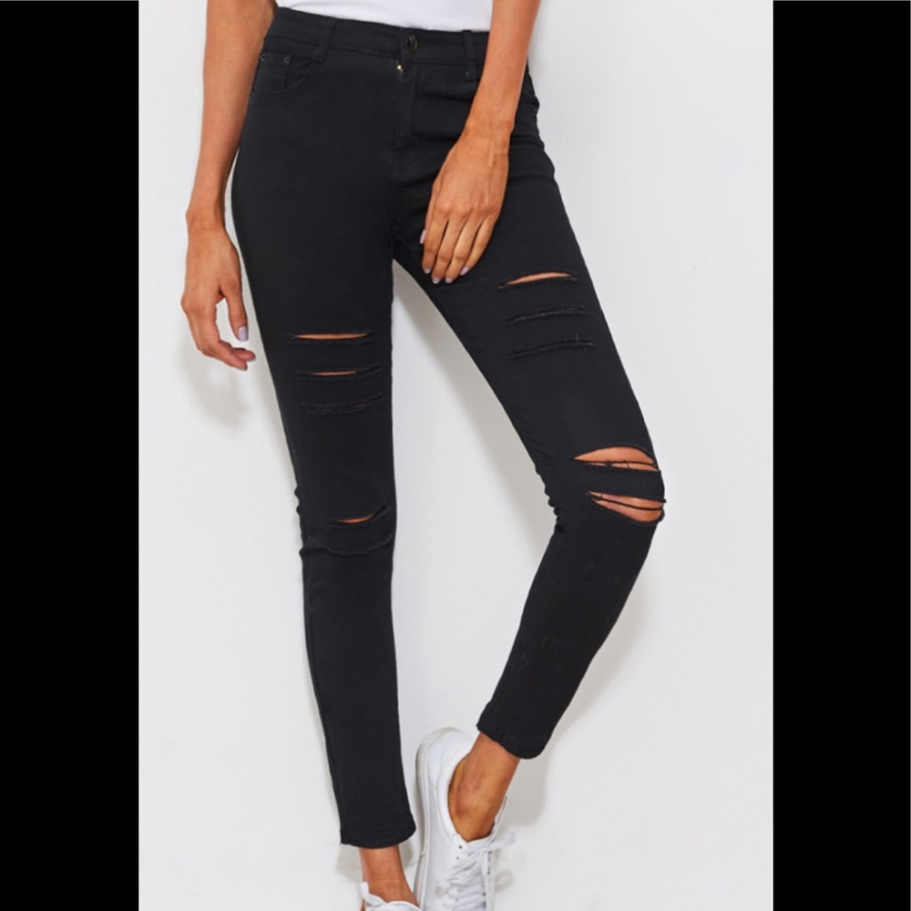 SALE⭐️⭐️New Distressed Skinny Jeans - Picture 1 of 4